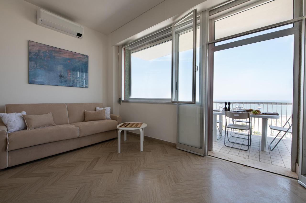 Ventodue Apartment Rimini Bagian luar foto