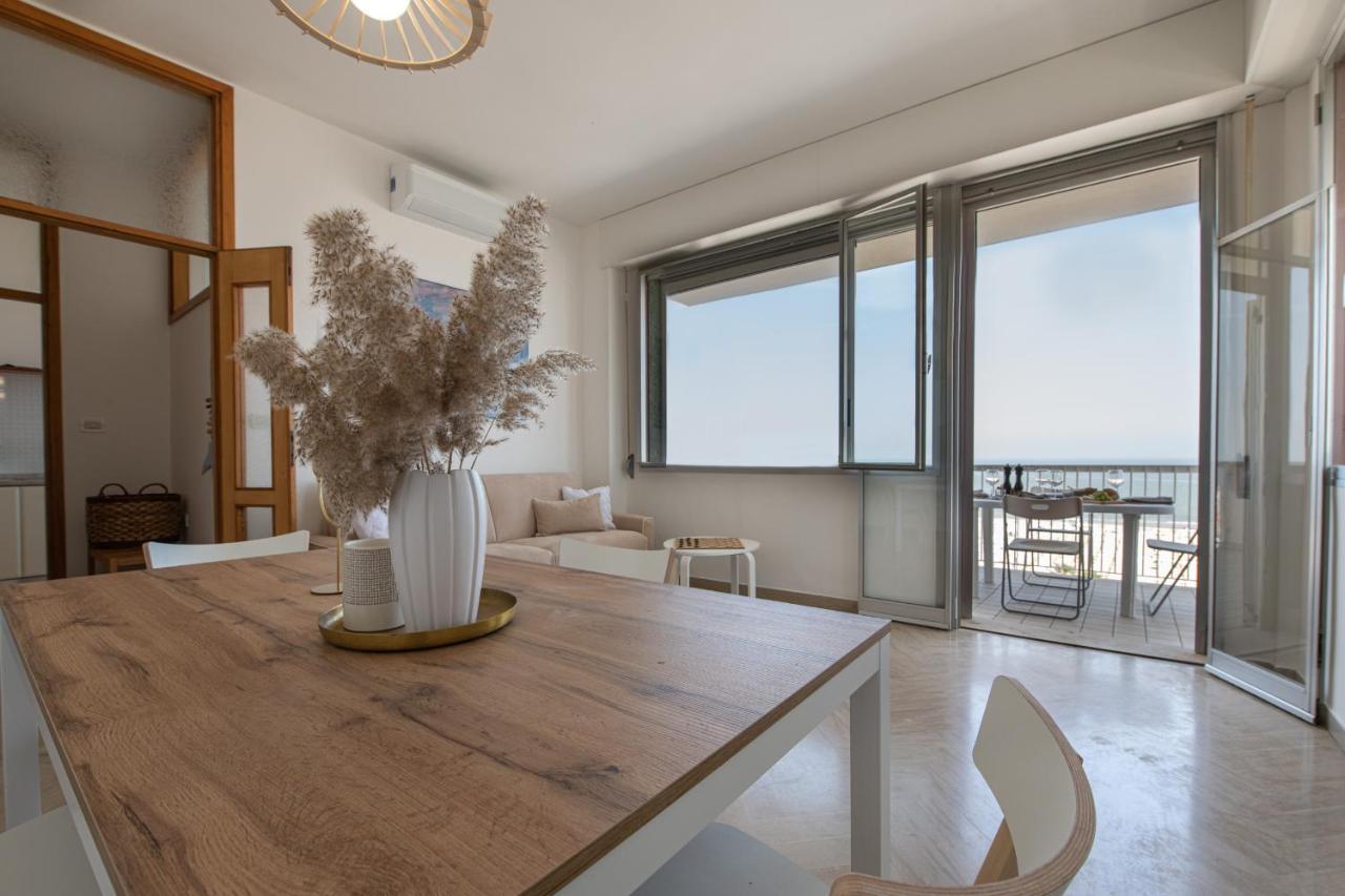 Ventodue Apartment Rimini Bagian luar foto