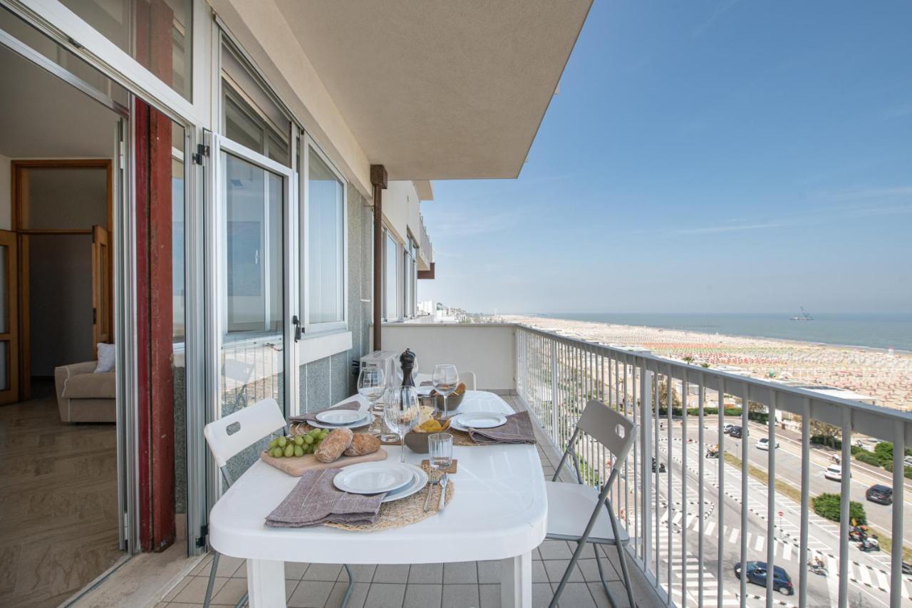 Ventodue Apartment Rimini Bagian luar foto
