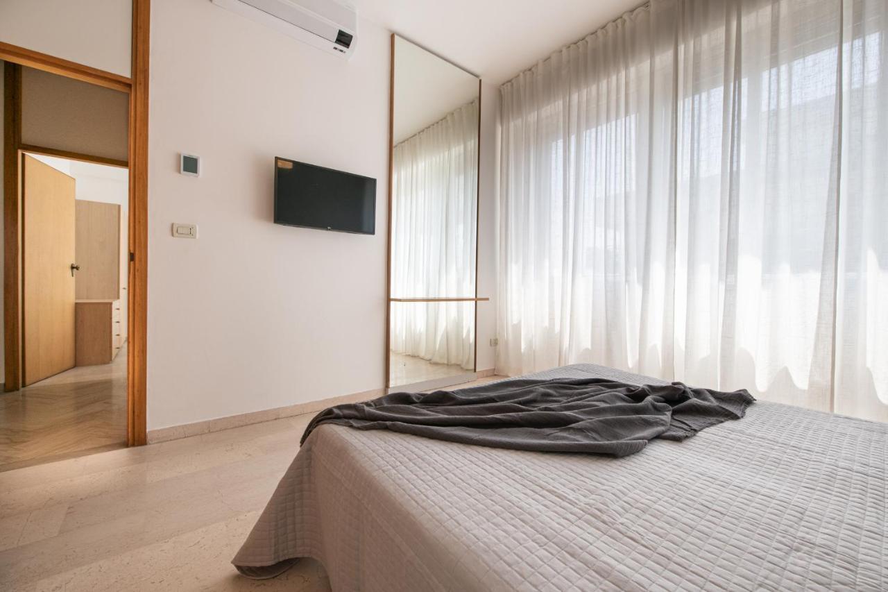 Ventodue Apartment Rimini Bagian luar foto