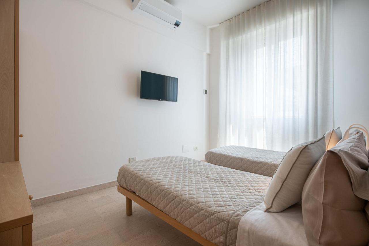 Ventodue Apartment Rimini Bagian luar foto