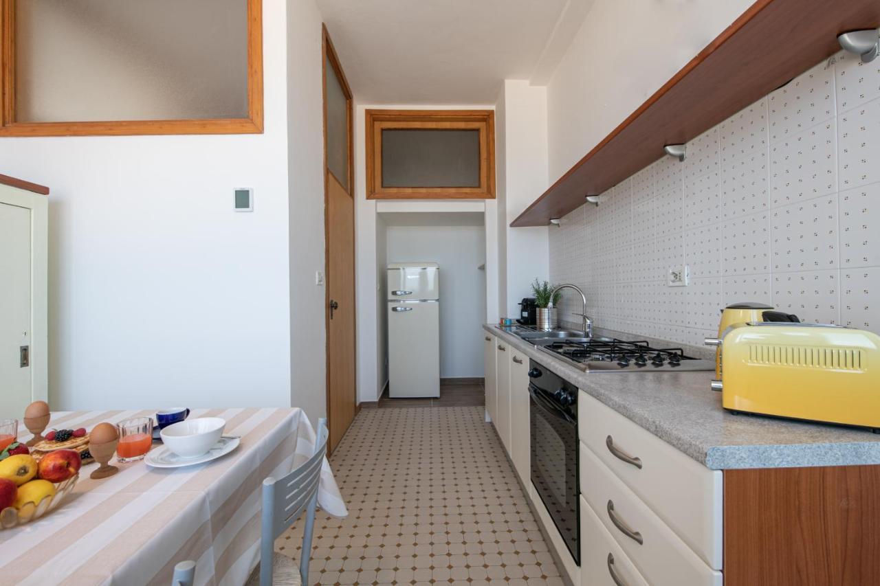 Ventodue Apartment Rimini Bagian luar foto