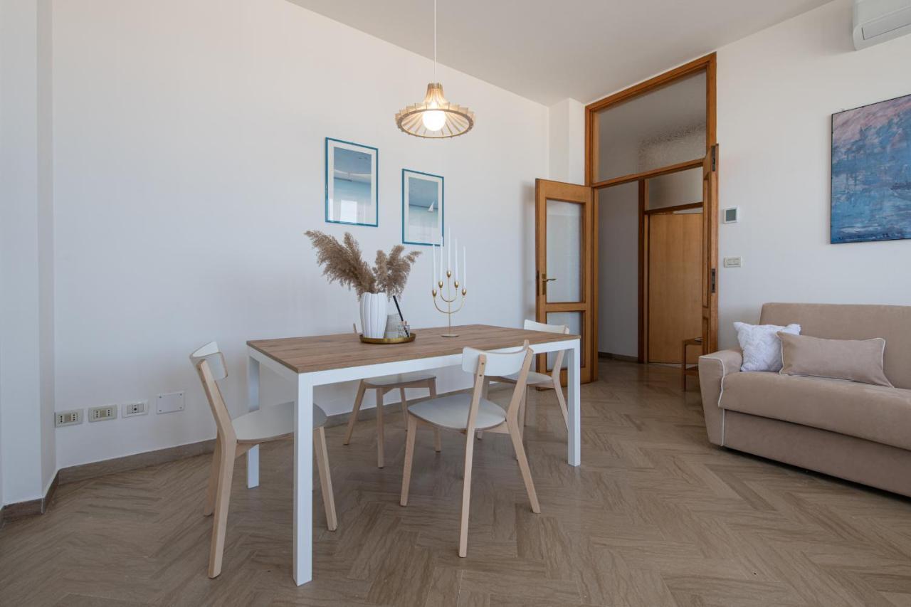 Ventodue Apartment Rimini Bagian luar foto