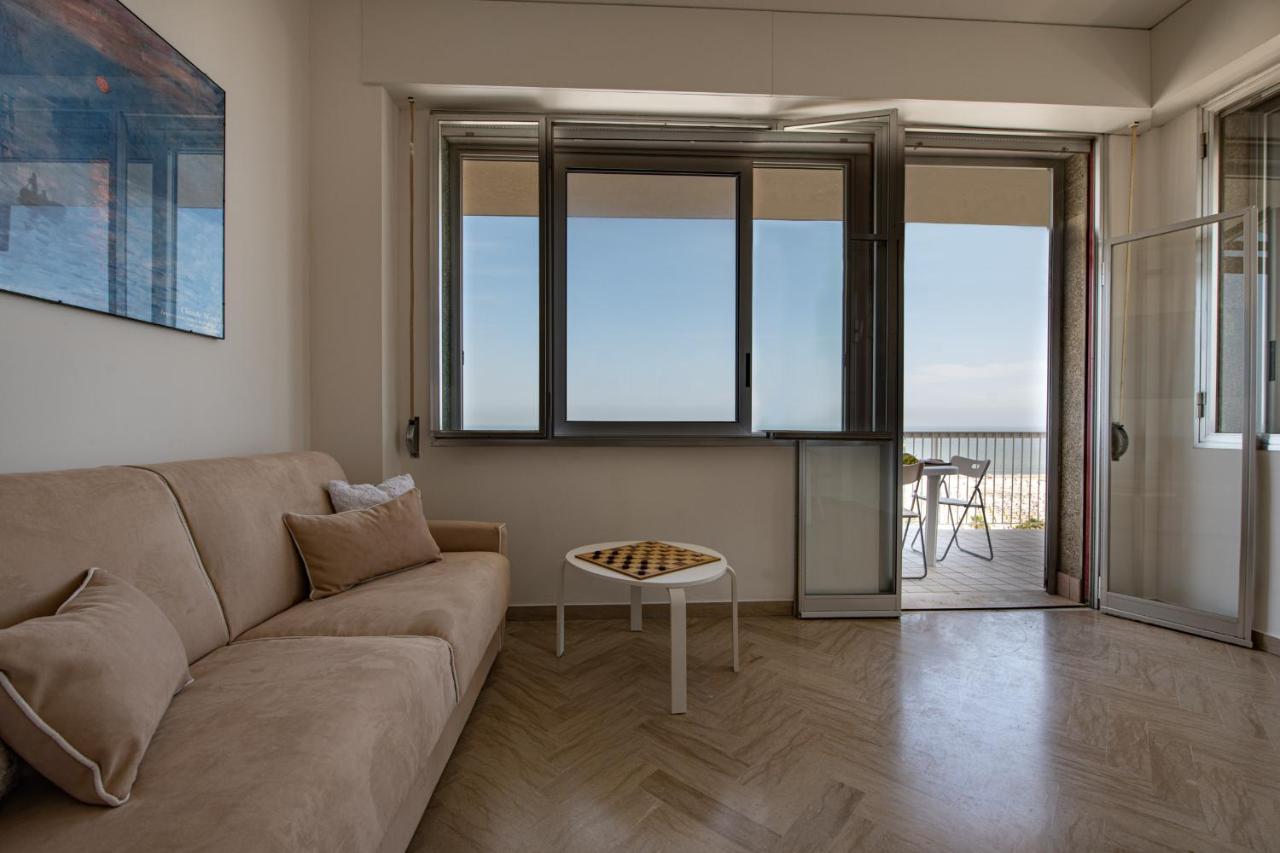Ventodue Apartment Rimini Bagian luar foto