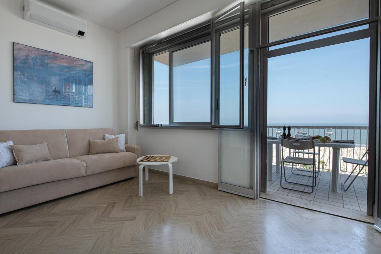 Ventodue Apartment Rimini Bagian luar foto