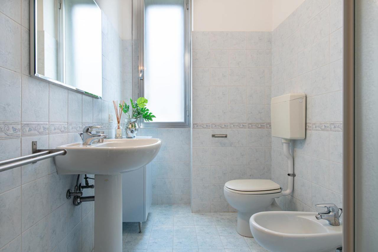 Ventodue Apartment Rimini Bagian luar foto
