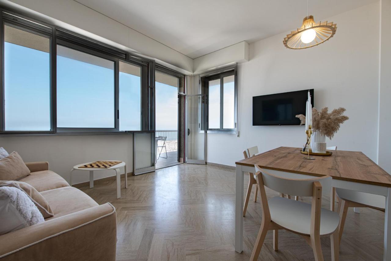 Ventodue Apartment Rimini Bagian luar foto