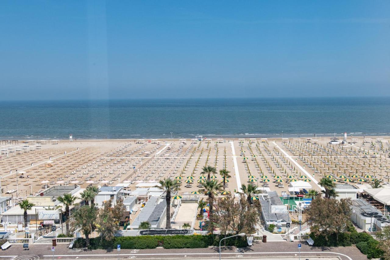 Ventodue Apartment Rimini Bagian luar foto
