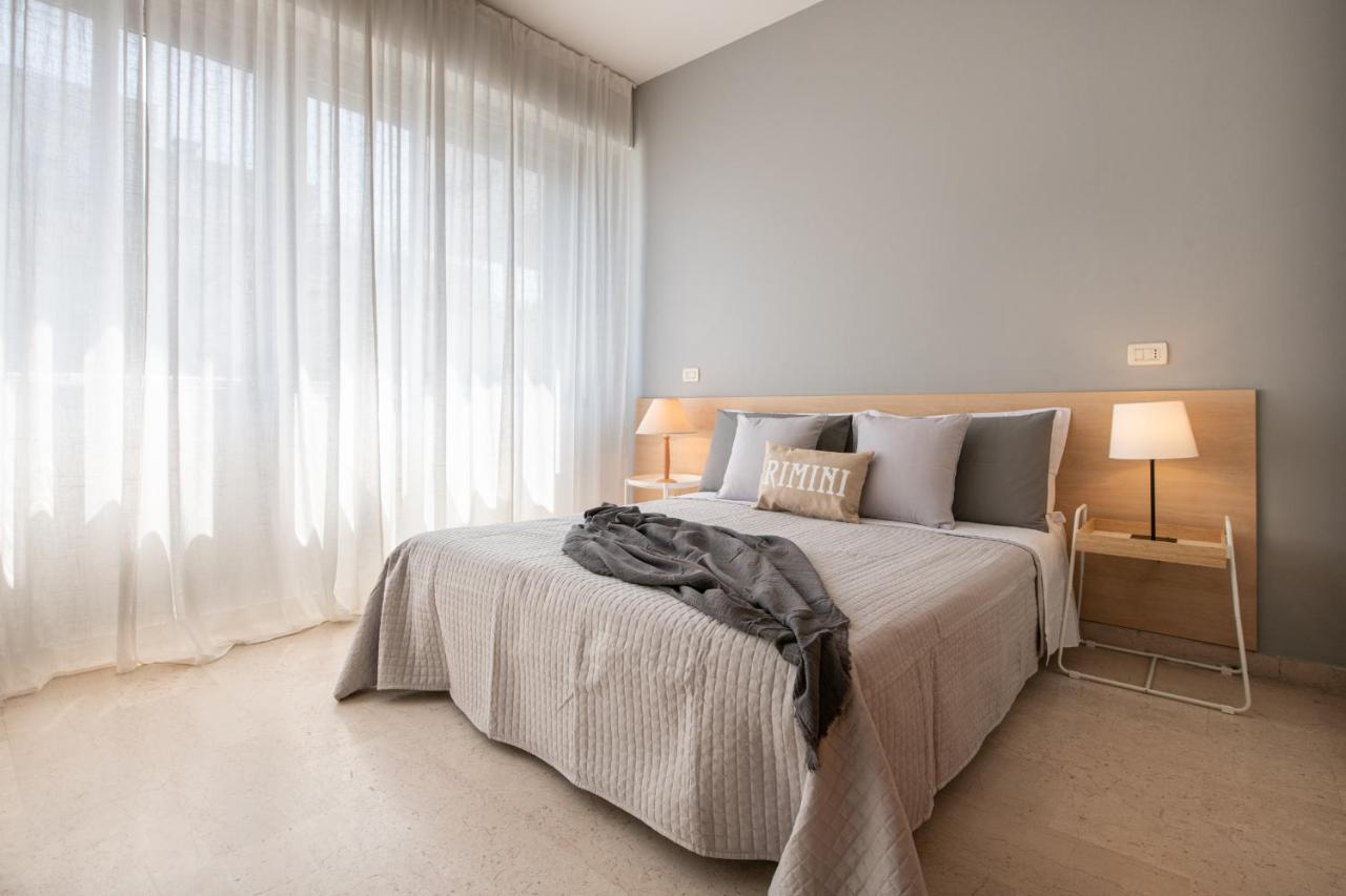 Ventodue Apartment Rimini Bagian luar foto
