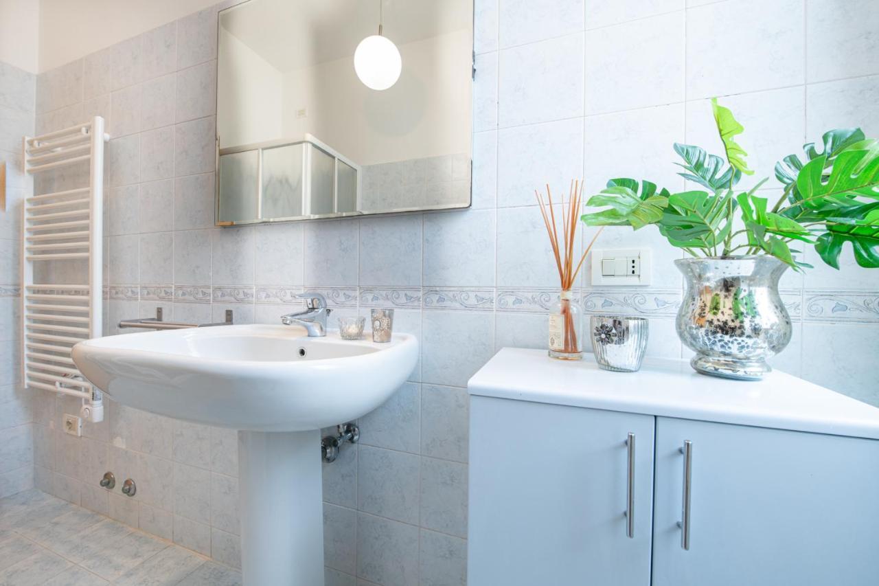 Ventodue Apartment Rimini Bagian luar foto