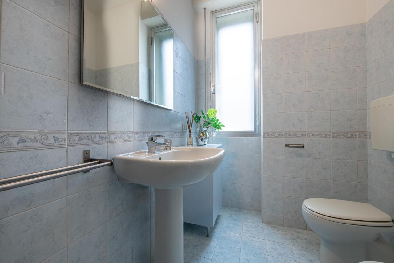 Ventodue Apartment Rimini Bagian luar foto