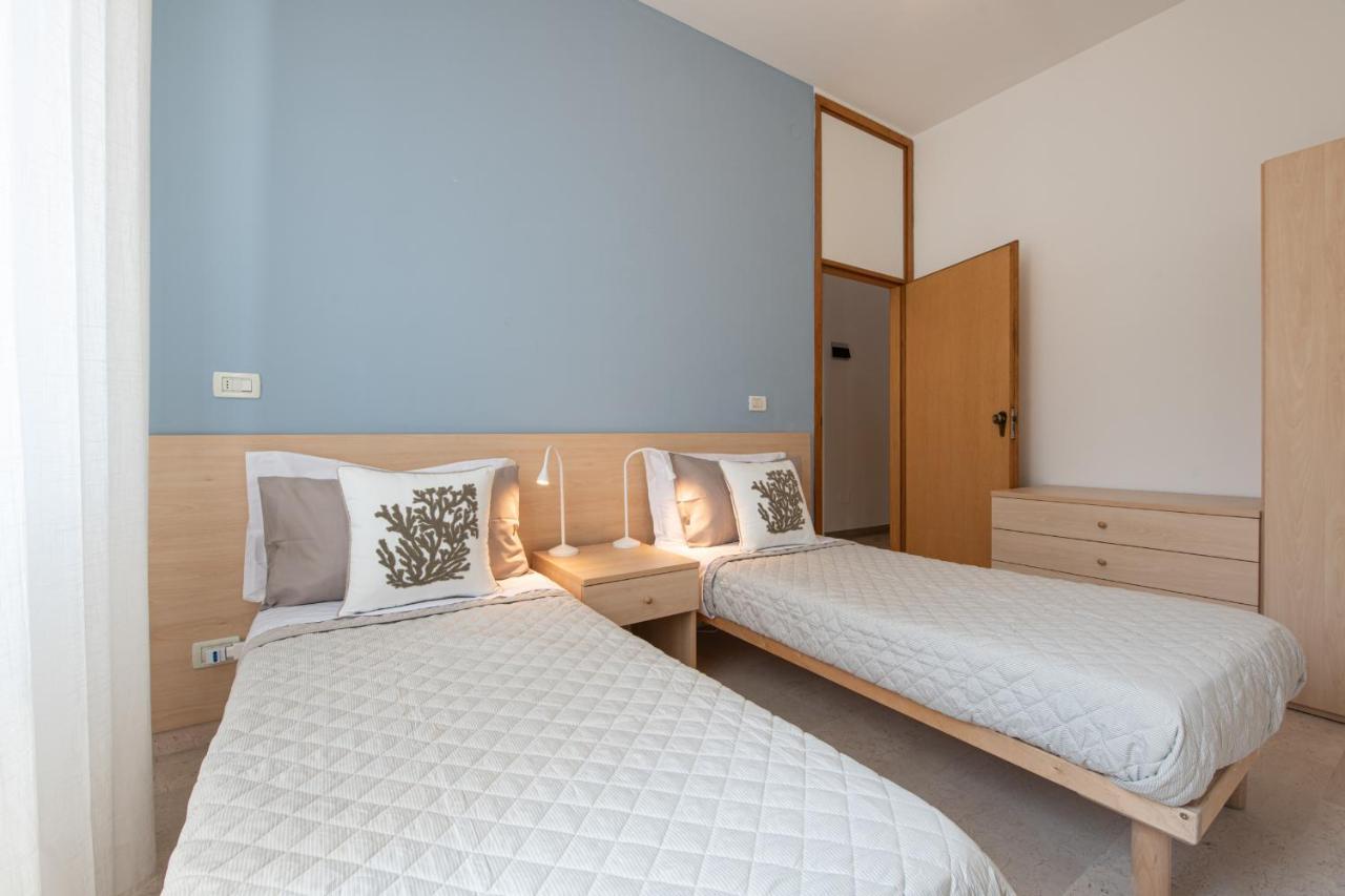 Ventodue Apartment Rimini Bagian luar foto